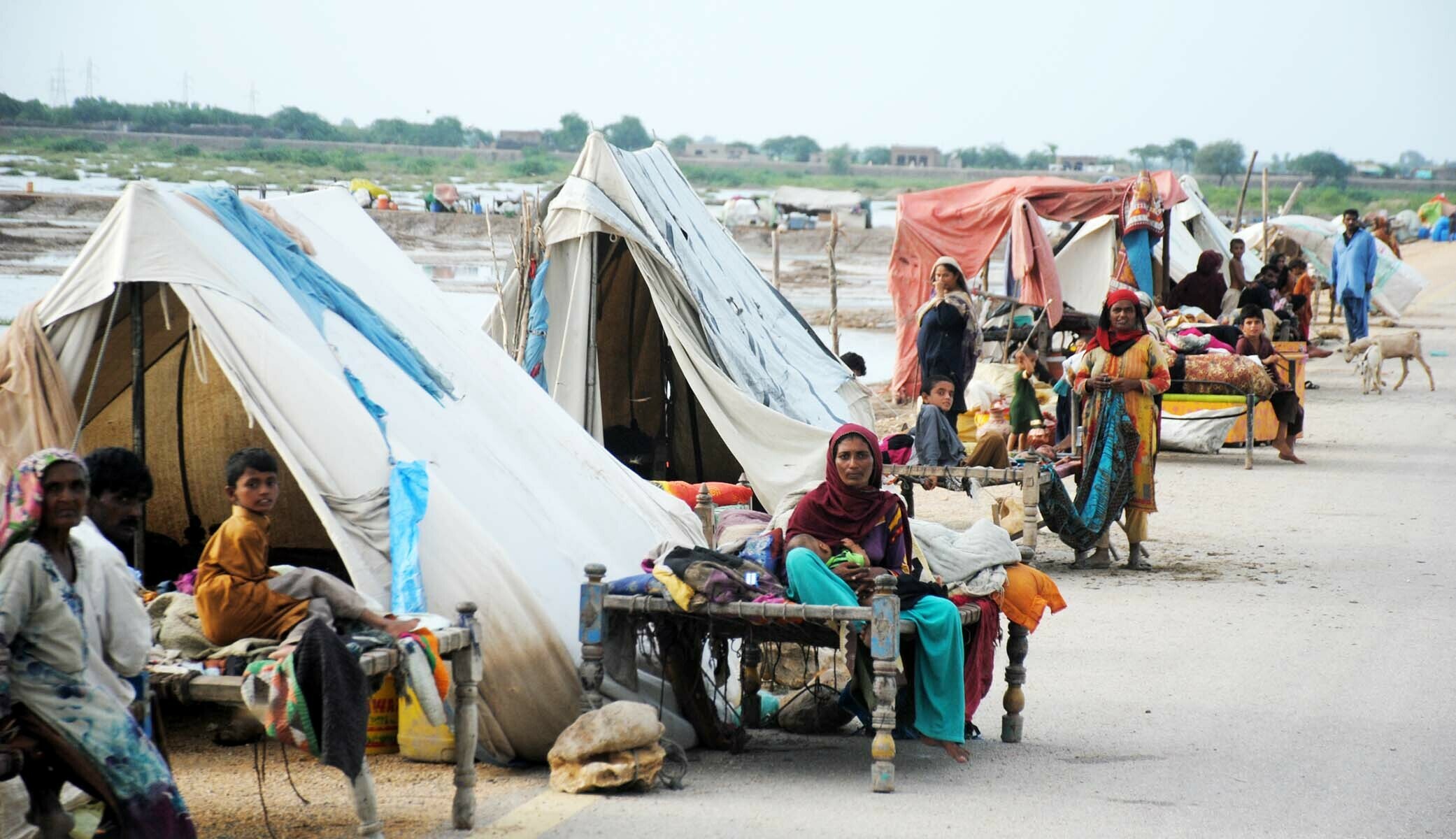Pakistan tents floods